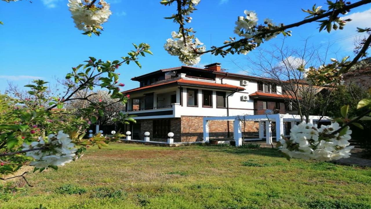 Къща За Гости "Мечта" Lyutibrod Exterior foto